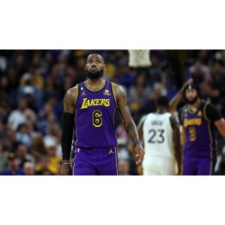 I Los Angeles Lakers cadono all'ultimo posto nella Western Conference nella nuova stagione